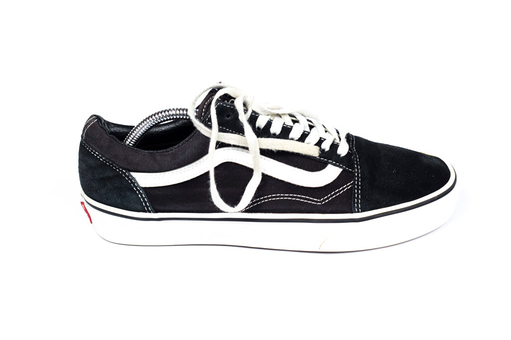 Vans Off The Wall Black and White Suede Canvas Sneaker CLEAN!