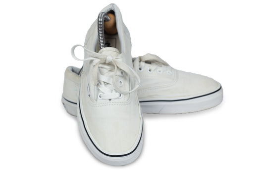 FRACORA Mens White Canvas Shoes Low Top Canvas Sneakers Lace Up Casual Shoes